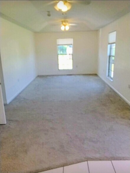 Building Photo - 1607 Meadow Spring Dr