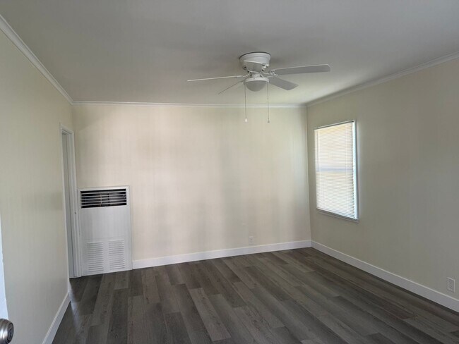 Building Photo - FOR RENT — COMPLETELY REMODELED Apartment