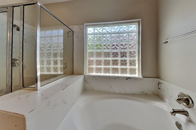 Building Photo - 18414 Polo Meadow Dr