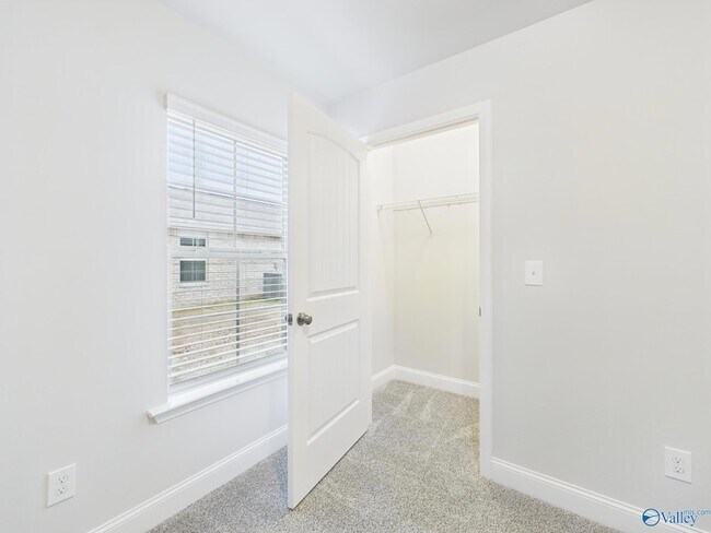 Building Photo - 15251 Lapwing Cv