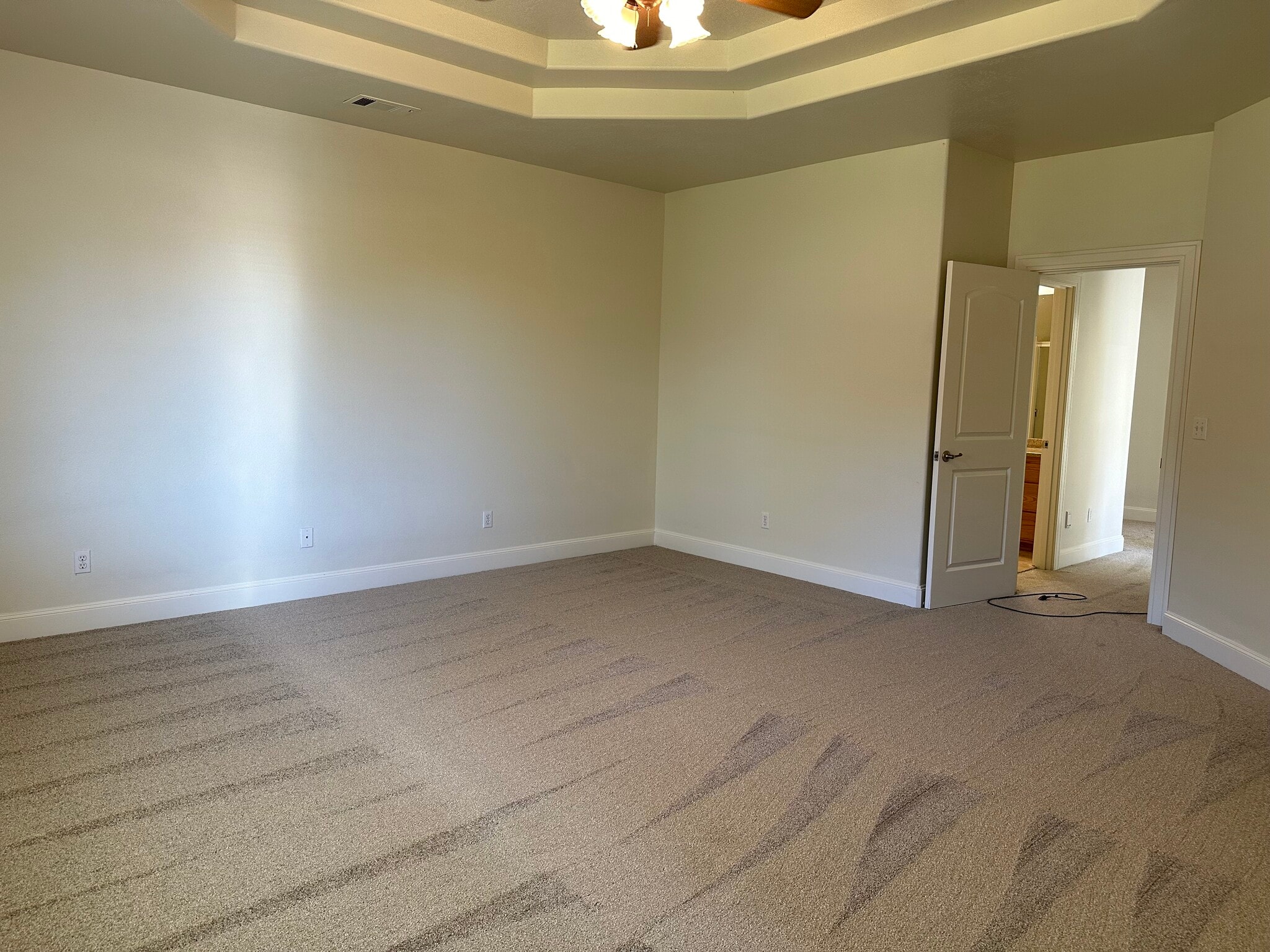 Building Photo - 818 Solano Cir