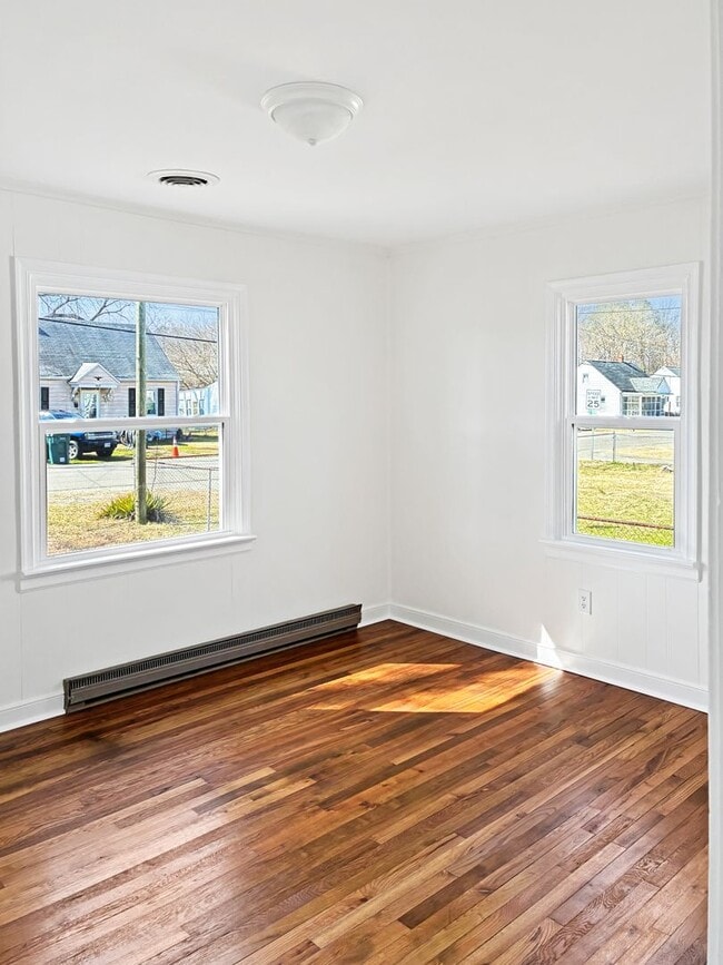 Building Photo - Adorable, Newly Remodeled Home in Henrico