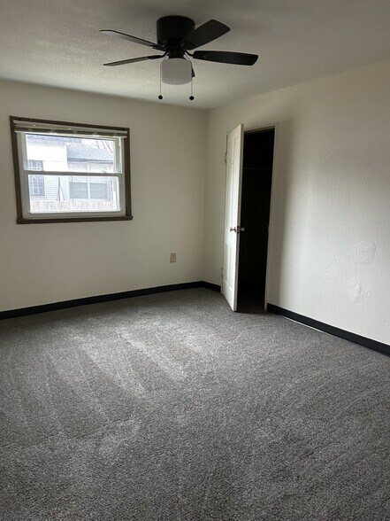 Building Photo - 701 9th Ave N