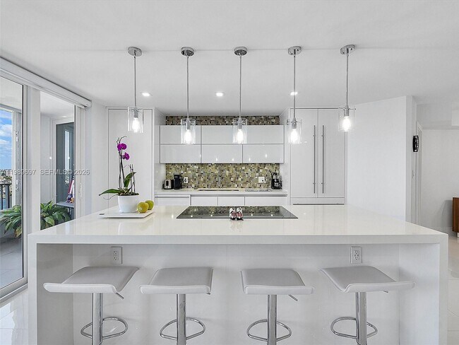 Building Photo - 550 S Ocean Blvd