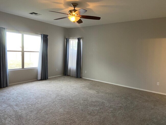 Building Photo - 1330 E Pedro Rd