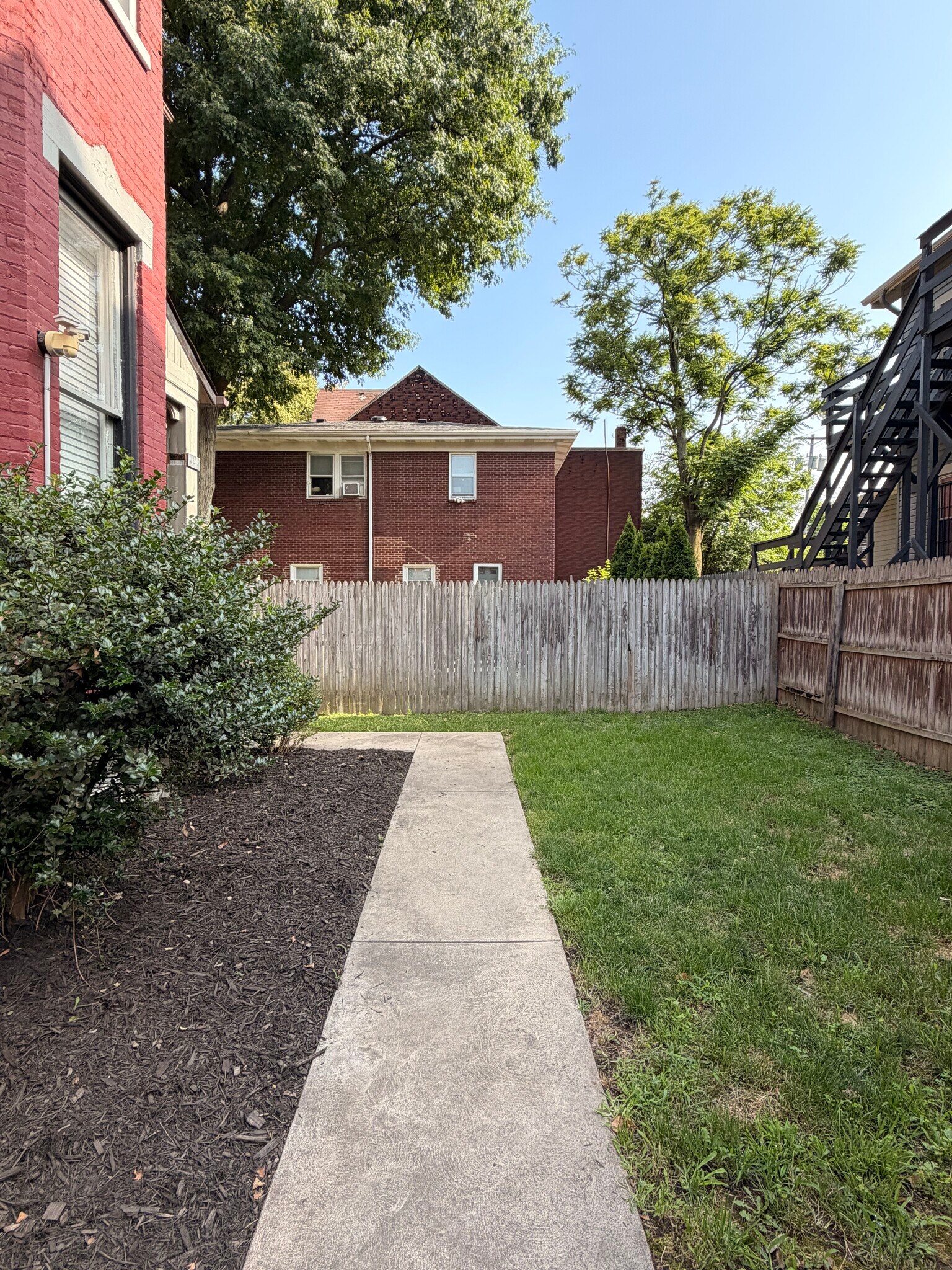 Building Photo - 5975 Alder St