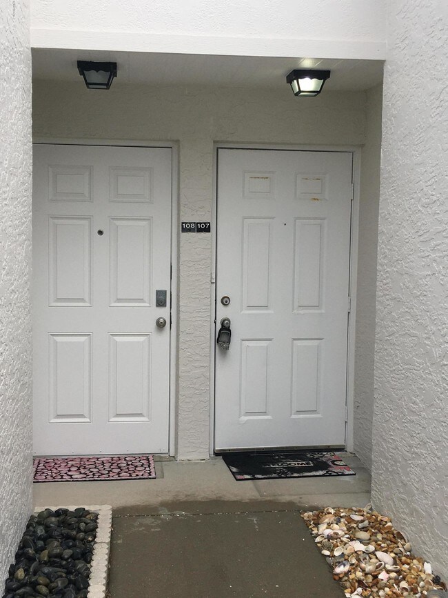 Building Photo - 2470 Ocean Shore Blvd