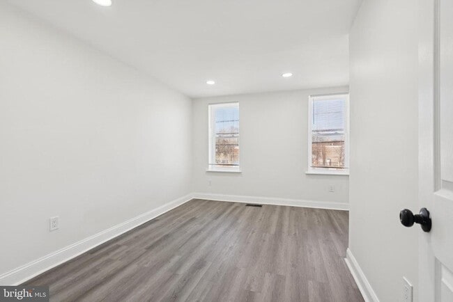 Building Photo - 746 Pine St