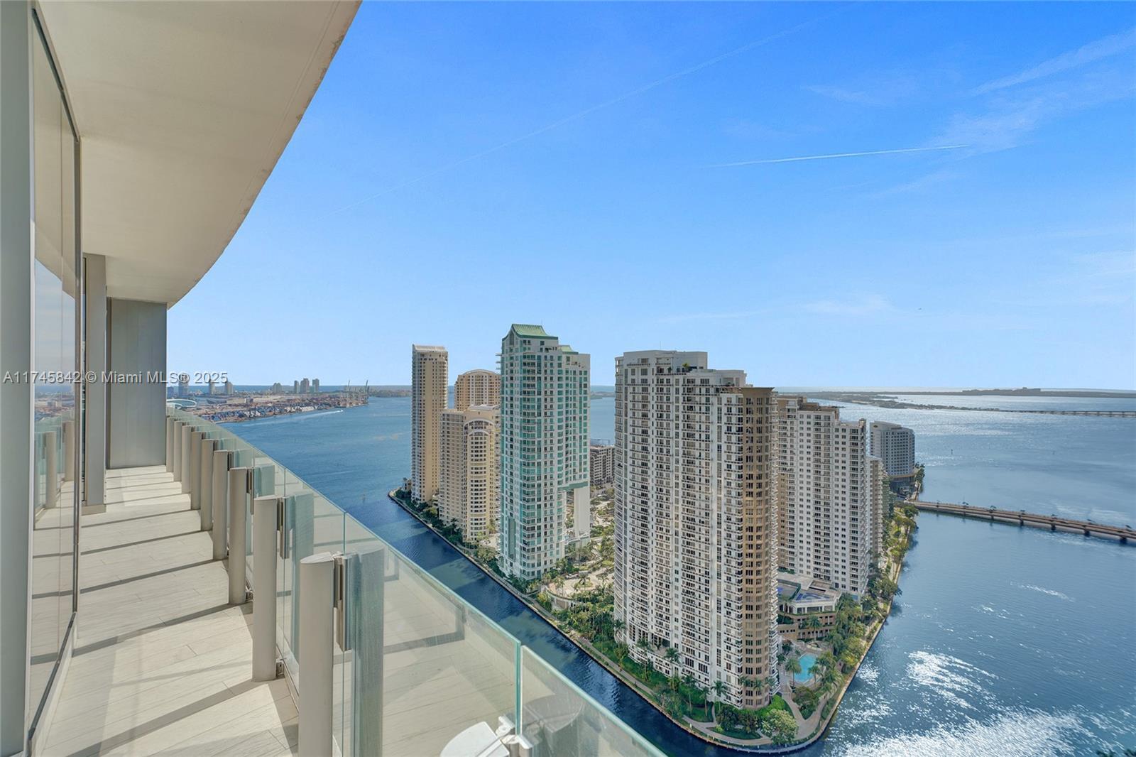Building Photo - 300 Biscayne Boulevard Way