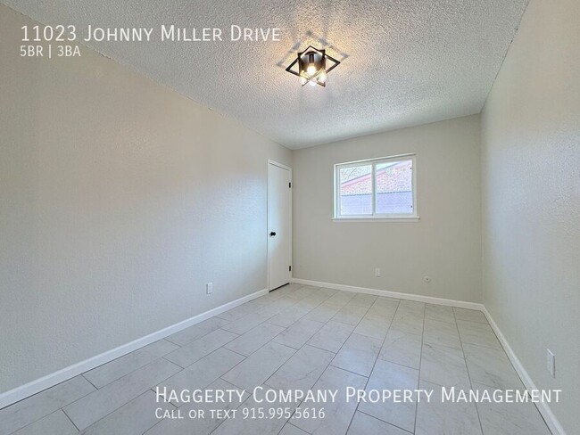 Building Photo - 11023 Johnny Miller Dr