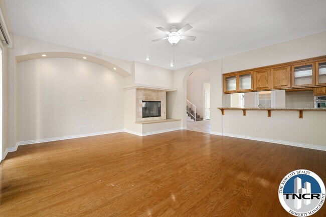 Building Photo - Gorgeous 4 Bedroom | 3.5 Bath