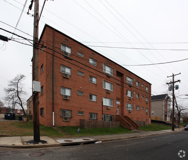 Primary Photo - 5325 Bass Pl SE