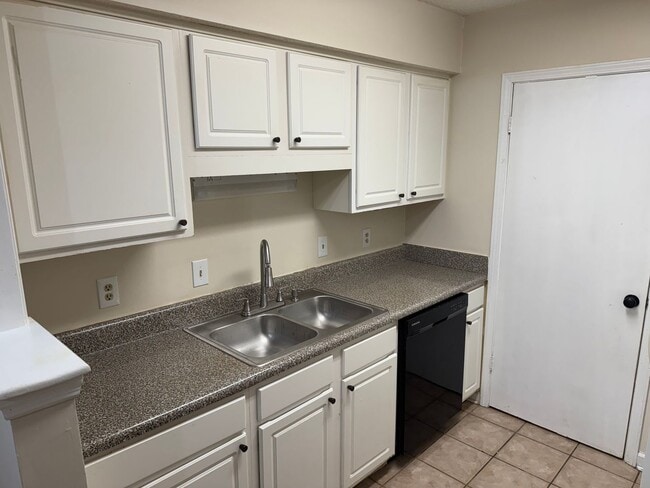 Building Photo - 5005 Wingate Way