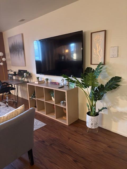 Building Photo - 1250 W Nine Mile Rd