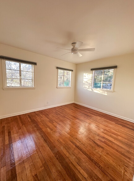 Building Photo - 2928 Piedmont Dr
