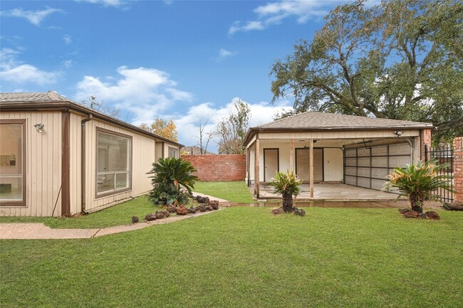 Building Photo - 13023 Lima Dr