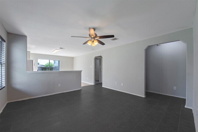 Building Photo - 7939 Yaupon View Dr