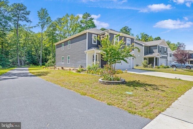 Building Photo - 459 Currant Cir