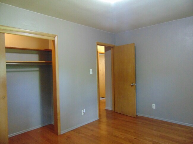 Building Photo - 5333 Bluffton Rd
