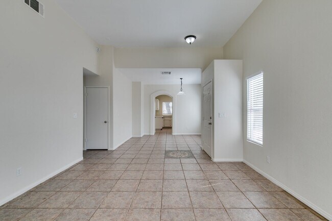 Building Photo - Charming 3-Bedroom Single-Story Home in Elkhorn!