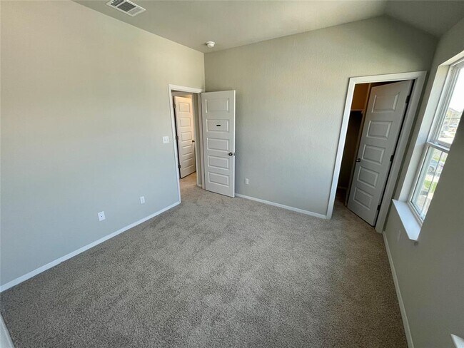 Building Photo - 176 Heather Glen Way