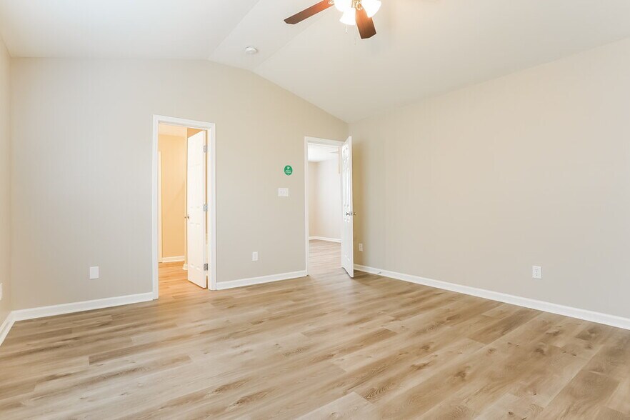 Building Photo - 230 Appsmill Pl