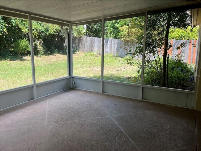 Building Photo - 127 Madrona Dr