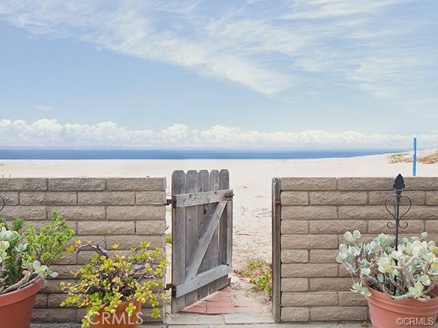 Building Photo - 1560 E Oceanfront