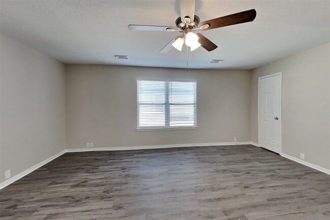 Building Photo - 11810 Skydale Dr
