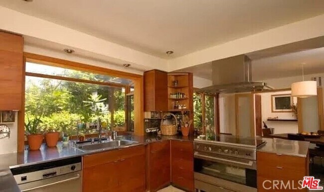 Building Photo - 4980 Alatar Dr