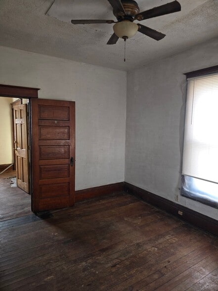 Building Photo - 1045 N Monroe St