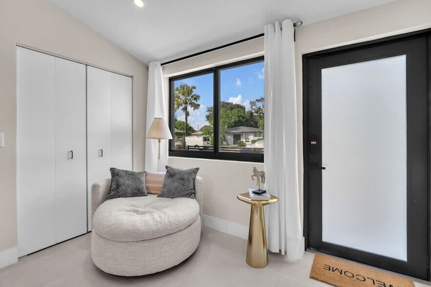 Building Photo - 400 NW 45th St