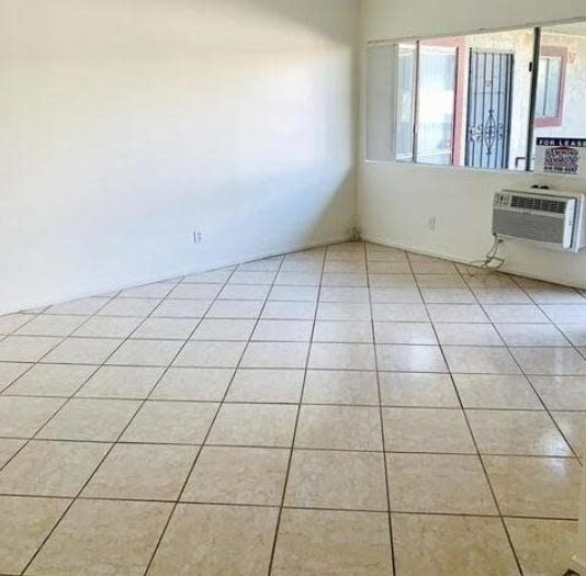 living room area - 8800 Cedros Ave
