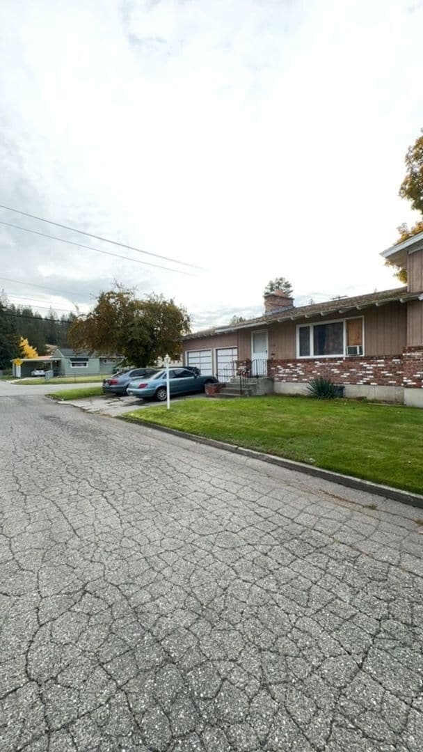Building Photo - Maple Ave Duplex