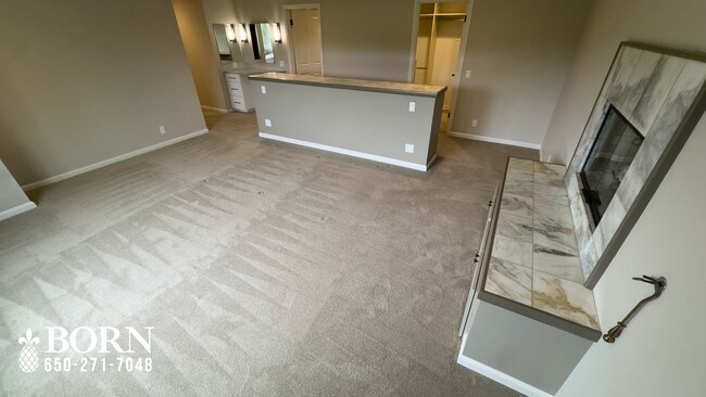 Building Photo - 32 Fairway Pl