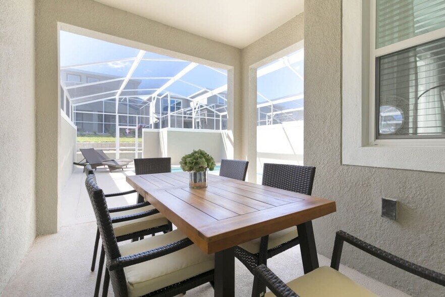 Building Photo - 994 Splash Shot Pl