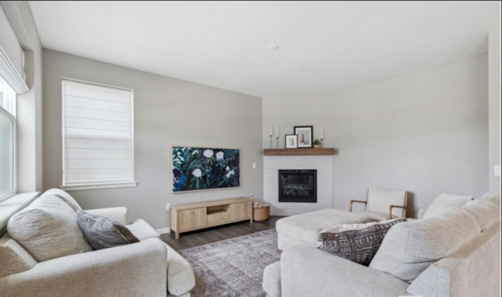 Building Photo - 17401 Rose Mallow St