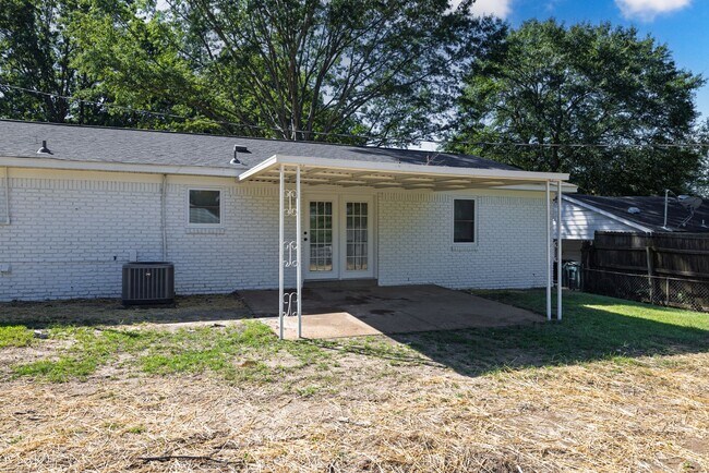 Building Photo - 3 bedroom, 2 bath recently renovated in Southaven