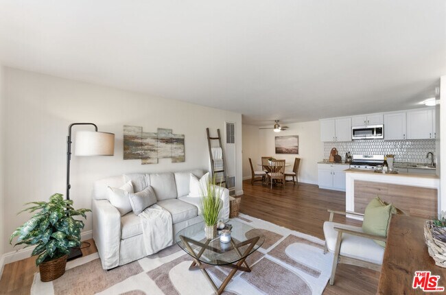 Building Photo - 2470 Bolker Dr
