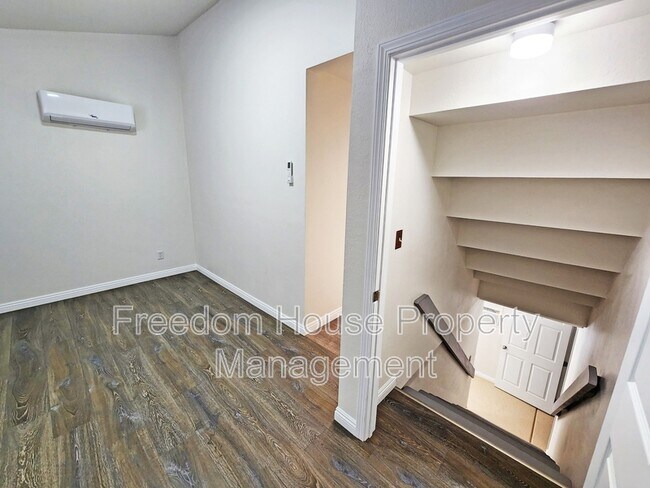 Building Photo - 5391 Money St