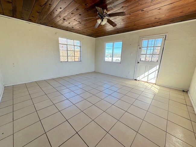 Building Photo - 8506 Winchester Rd