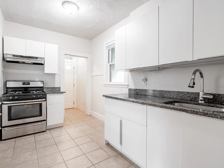 Building Photo - 8 Westerly St
