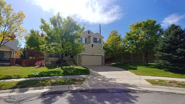 Building Photo - Beautiful 3 Bedroom Home Available ASAP!