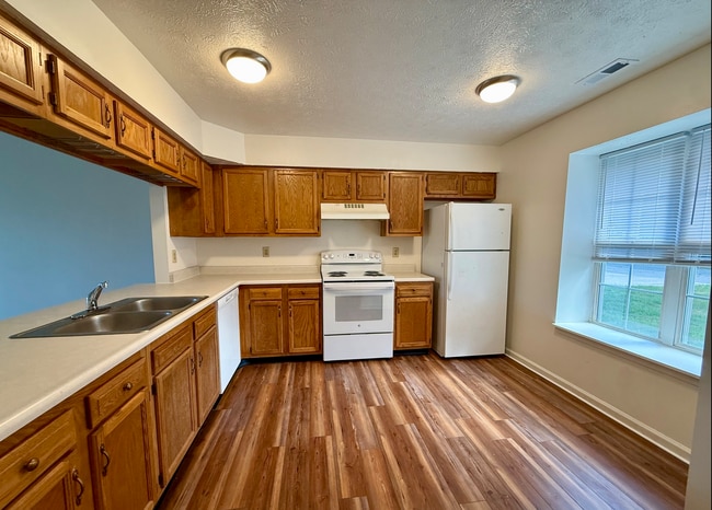 Building Photo - 320 Woodberry Dr