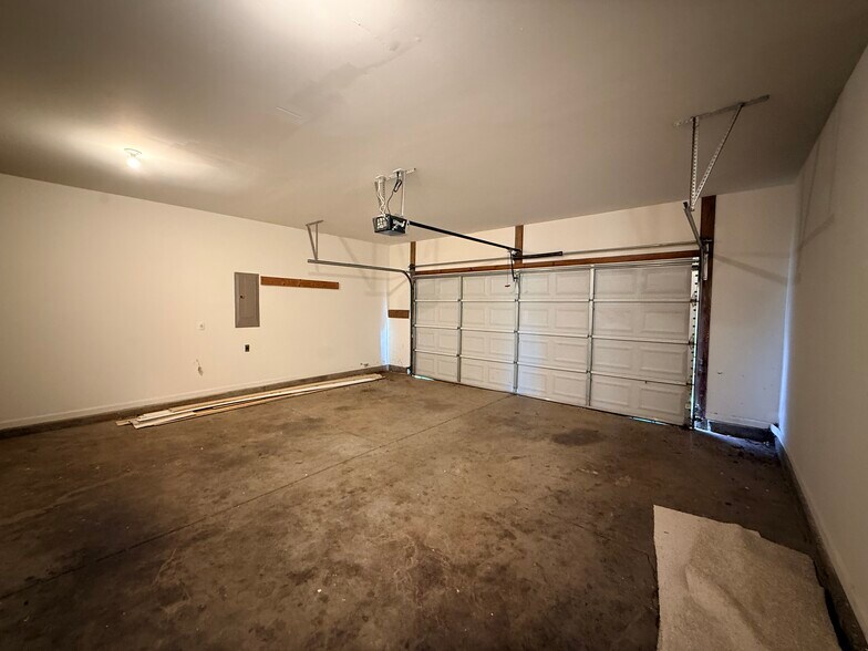 Building Photo - 437 Melbourne Ln