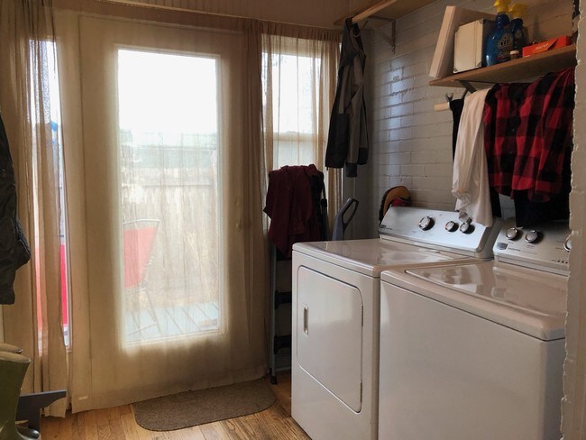 Building Photo - 4415 Stuart St