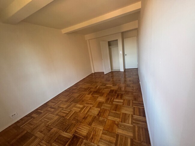 Building Photo - 1925 McGraw Ave