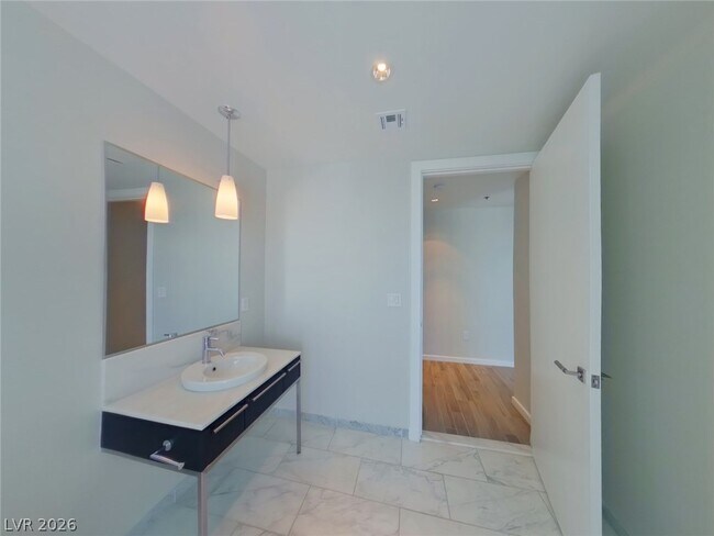 Building Photo - 4471 Dean Martin Dr