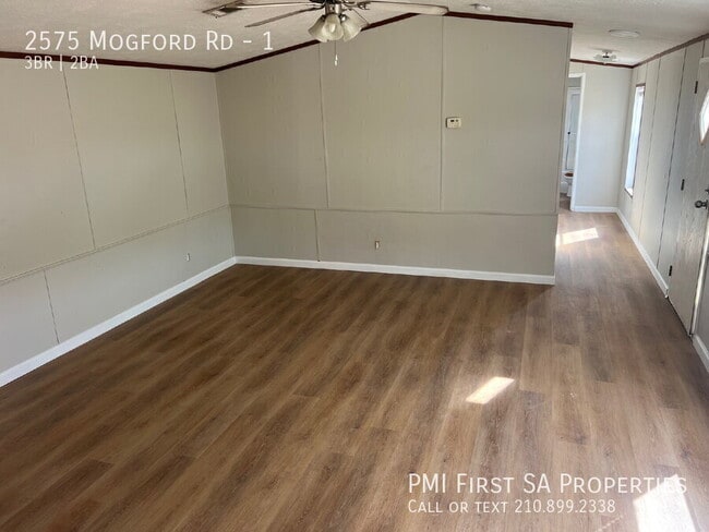 Building Photo - 2575 Mogford Rd