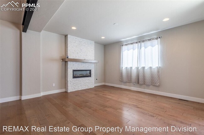Building Photo - 3 br, 3.5 bath House - 7674 Almond Wood Lp